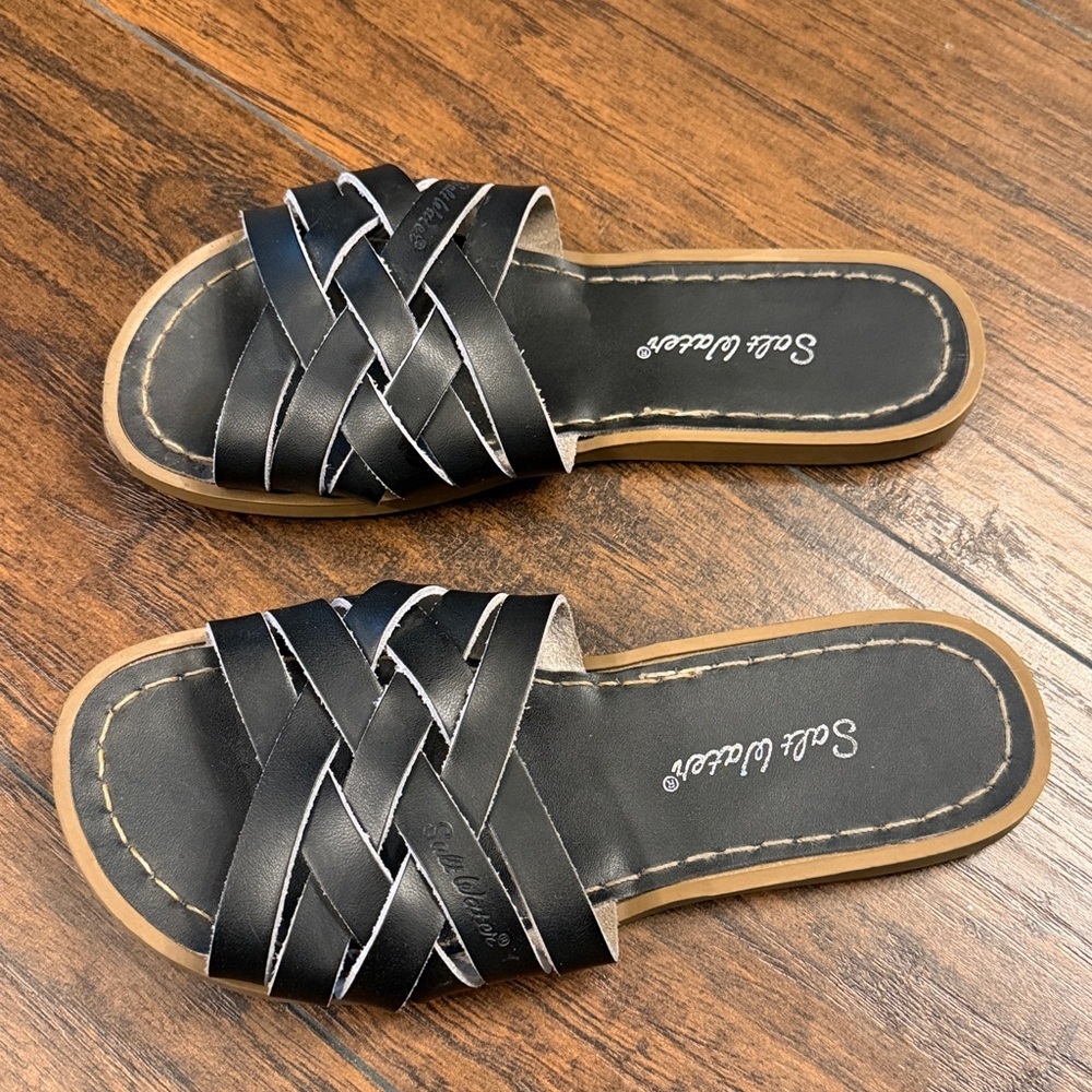 Women's Sandals, SaltWater Retro Slides, size 7, black (BL) - Picture 2 of 5